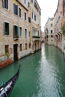 Kanal in Venedig by Bianca Grams