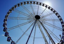 Riesenrad vor blauem Himmel von Bianca Grams