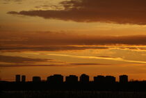 Sunset over city von kristynes