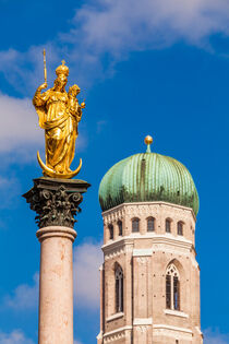 Mariensäule und die Frauenkirche in München by dieterich-fotografie