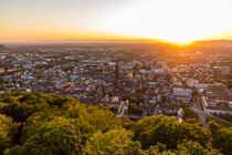 Freiburg im Breisgau mit dem Münster bei Sonnenuntergang by dieterich-fotografie