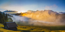 Sonnenaufgang und Morgennebel, Geroldsee, dahinter das Karwendelgebirge von Walter G. Allgöwer