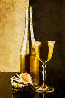 Stillleben Weinglas und Weinflasche mit Muschel. Glas gemalt.  von havelmomente