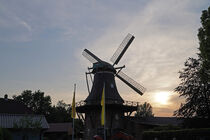 Windmühle - Sonnenuntergang an der Haxtumer Mühle von babetts-bildergalerie