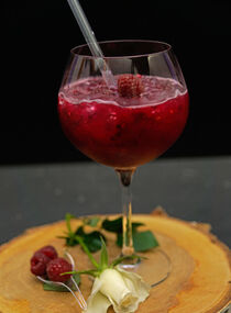 Himbeer Gin Cocktail by babetts-bildergalerie