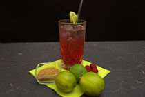 Himbeer Rum Cocktail mit Limette by babetts-bildergalerie