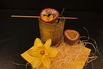Rum Cocktail mit Passionsfrucht von babetts-bildergalerie