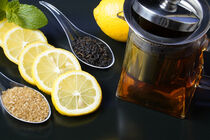 Schwarzer Tee mit Zitrone by babetts-bildergalerie