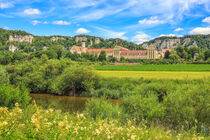 Kloster Beuron mit der Donau im Vordergrund - Naturpark Obere Donau von Christine Horn