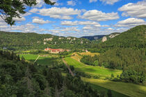 Das Donautal mit Blick auf Kloster Beuron - Naturpark Obere Donau by Christine Horn