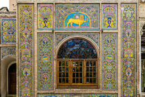 Aussenfassade des Golestan Palastes in Teheran im Iran / Persien