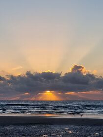 Sonnenuntergang über dem Wattenmeer von ralf werner froelich