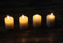 Vier Kerzen von Gerda Hutt