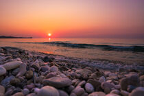 Sunset at Acharavi Beach von raphotography88