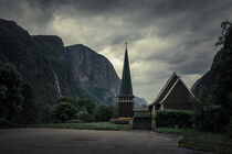 Church in Lysebotn surrounded by mountains in Norway  von Bastian Linder