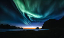 Aurora polaris on sky in Lofoten islands by Stein Liland