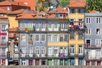 Bunte Häuserfassaden in Porto von Detlef Hansmann
