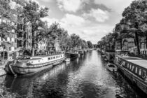 Hausboote in der Brouwersgracht in Amsterdam - S/W by dieterich-fotografie
