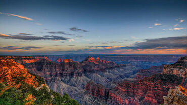 Famous-grand-canyon-panorama-at-sunrise