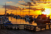 Sunset on the harbor  von O.L.Sanders Photography