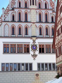 Historisches Rathaus in Bad Waldsee by wolfpeter