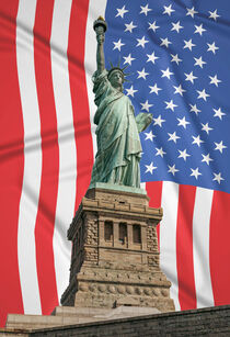 Die Freiheitsstatue vor der Amerikanischen Flagge by Patrick Gross