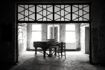 Klavier / Piano / Flügel im Lost Place by olliventure