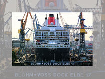 Queen Mary 2 im Trockendock im Hamburger Hafen von Franz Walter Photoart