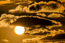 Sonne hinter den Wolken by Stephan Zaun