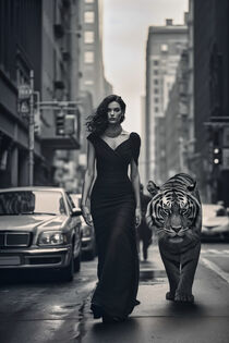 Schöne Frau geht Gassi mit Tiger | Schwarz-Weiß Fotografie von Frank Daske