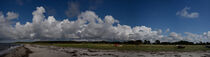 Beeindruckende Wolkenformation an der dänischen Ostseeküste im Panoramafoto. by Jürgen Kottmann