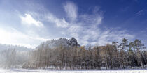 Schneebedeckter Sandsteingipfel in der Sächsischen Schweiz von Holger Spieker