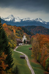 Bavarian Alps with church of Wamberg in Garmisch-Partenkirchen during autumn  von Bastian Linder