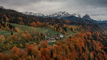 Bavarian Alps panorama with church of Wamberg during autumn  von Bastian Linder
