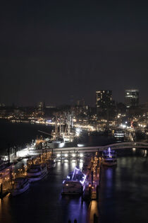 Hamburg bei Nacht von Steffen Idzikowski