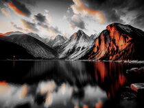 Berge in orange by m-j-artgallery