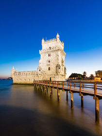 Torre de Belém in Lissabon am Abend by dieterich-fotografie