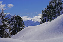 Berg der Alpen im Schnee