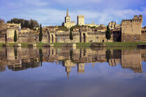 Avignon in der Spiegelung von Patrick Lohmüller