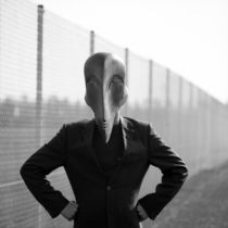 Mann mit Maske by Arno Linke-Rohn