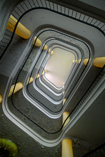 'Groovy Staircase' von David Pinzer
