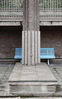 Park bench, Paris, France. by Tom Hanslien