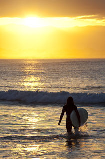 Sunset Surfer Girl von Mike Greenslade