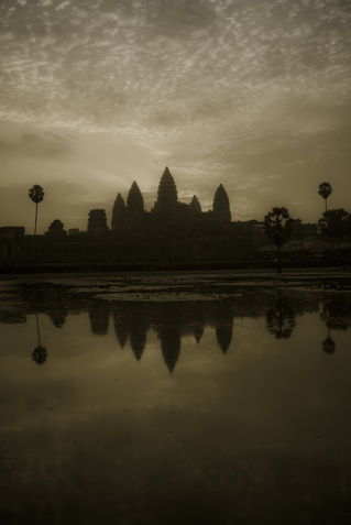 Angkor-wat-classic-golden-tint
