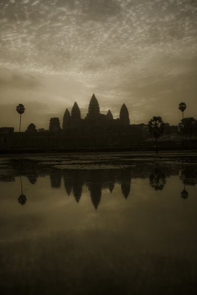 Angkor-wat-classic-golden-tint