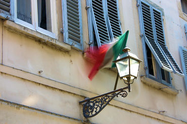 Italy-flag-shutters
