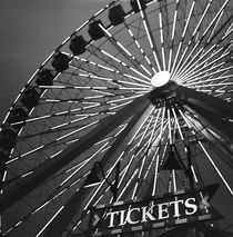 Big wheel in black and white by Vincent Demers