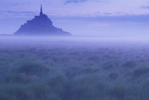 FRANCE, Normandy Mont St. Michel Morning Mist von Danita Delimont