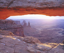 USA, Utah, Canyonlands National Park. Sandstone formations at sunrise von Danita Delimont