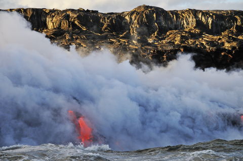 Kilauea-volcano-molten-lava-ocean-rm-haw-d319378
